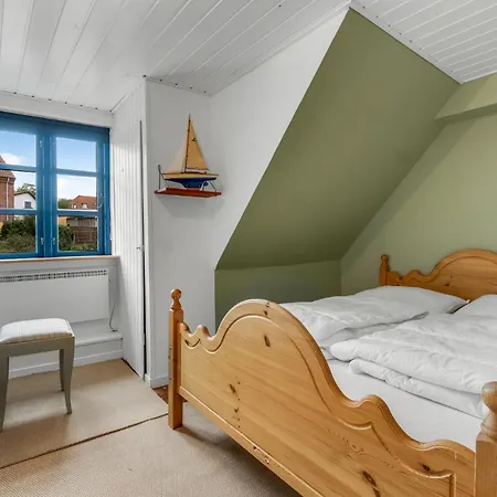 3 Bedroom In Apartment *