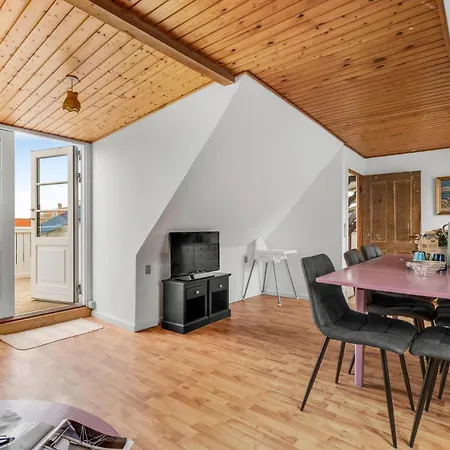 3 Bedroom In Apartment